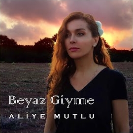 Aliye Mutlu&nbsp;Beyaz Giyme
