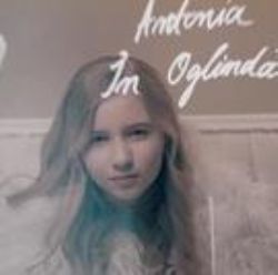 Antonia&nbsp;In Oglinda