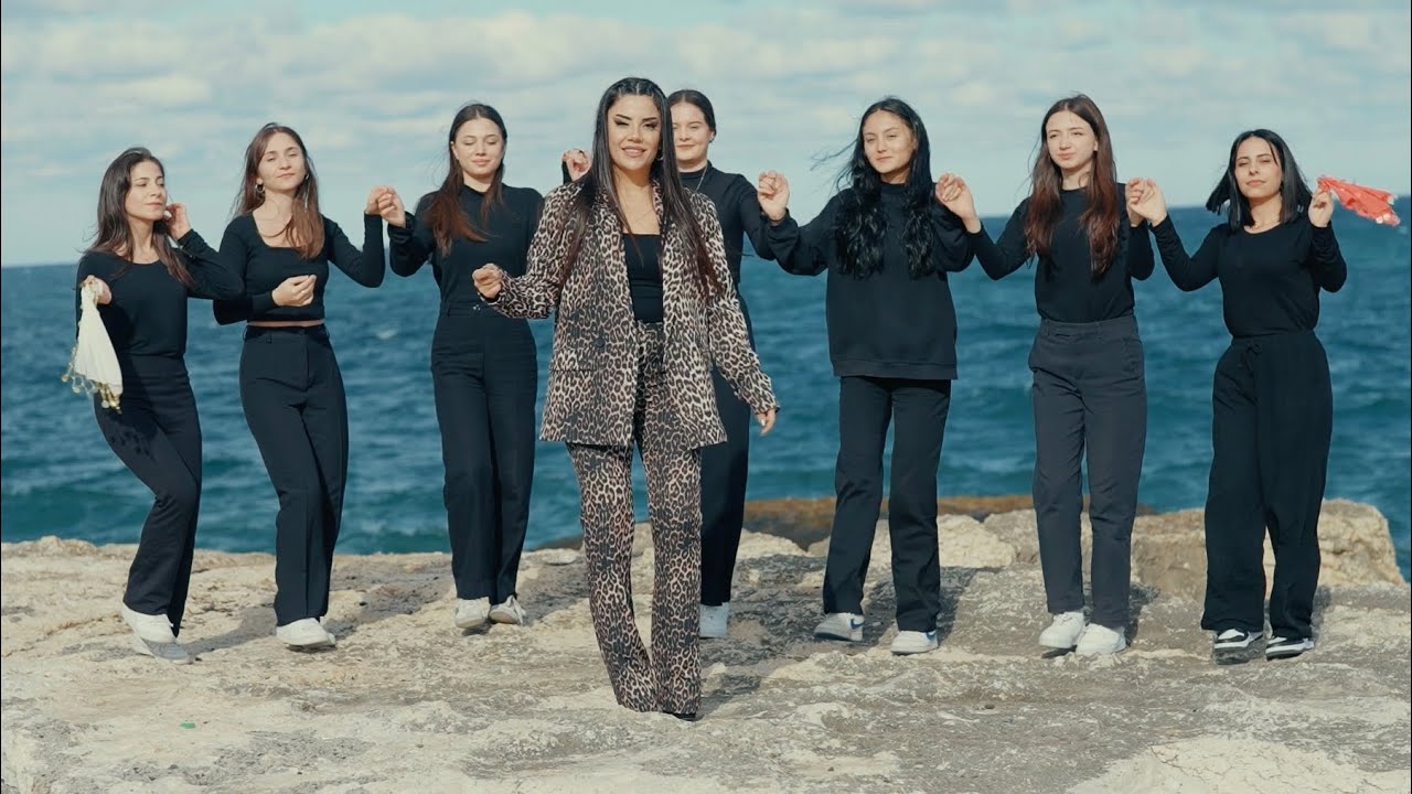 Aylin Demir&nbsp;Mashup - Halay - Potpori