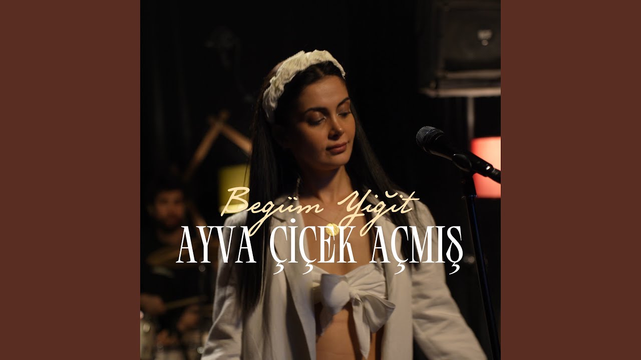 Begüm Yiğit&nbsp;Ayva Çiçek Açmış