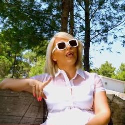 Bianca Junzell&nbsp;Eja Me Ne