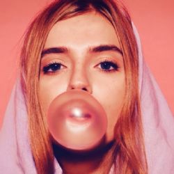 Domino&nbsp;Shake It Girl