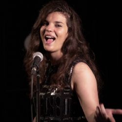 Elona Sinani&nbsp;Qka Me Bo