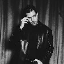 Emir Can İğrek&nbsp;Boylu Boyunca