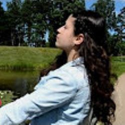 Evin Demirsoy&nbsp;Küçücük Bir Işık