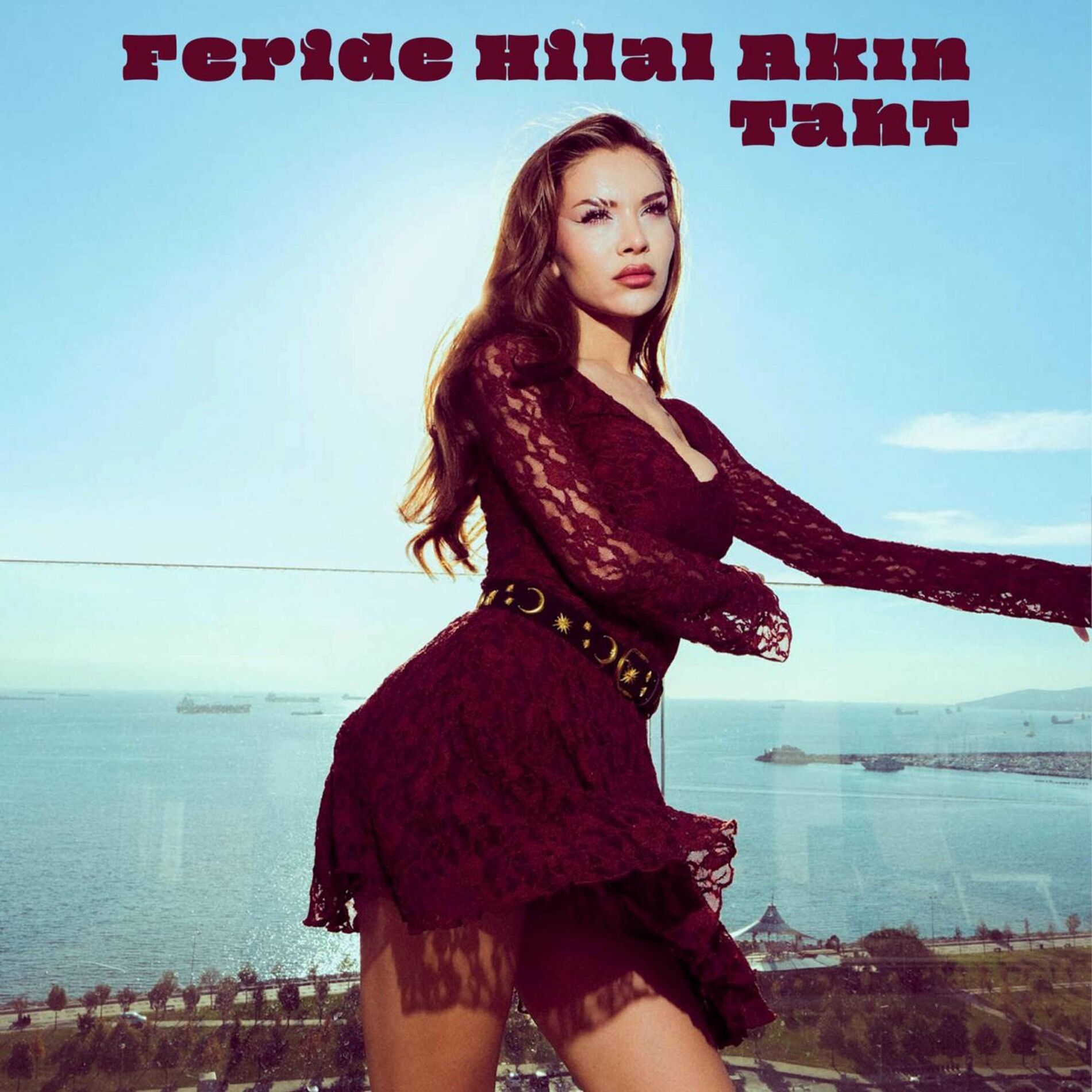 Feride Hilal Akın&nbsp;Taht