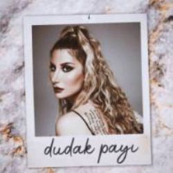 İrem Derici&nbsp;Dudak Payı