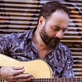 İstek Demir&nbsp;Biraz Da Sen Ağla