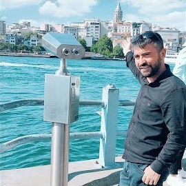 Karamsar Şair&nbsp;Yüreğime Gömdüm