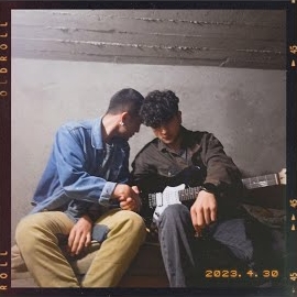 Kot Ceketliler&nbsp;Bir Sevmek Bin Defa Ölmek Demekmiş