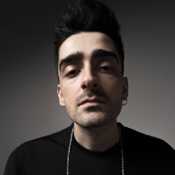 Mo Ava&nbsp;Üstümde Bi Halsizlik