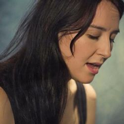 Nihan Devecioğlu&nbsp;Yağmur Yağar Taş Üstüne