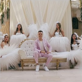 Rumeli Ayhan&nbsp;Çatlayın Bakalım