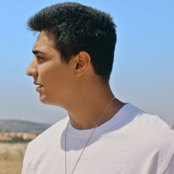 Sezer Sarıgöz&nbsp;Mecburen