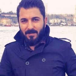 Vedat Teber&nbsp;Bir Vapur İskelesinde