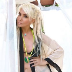 Yonca Evcimik&nbsp;Son Kalan Aşk